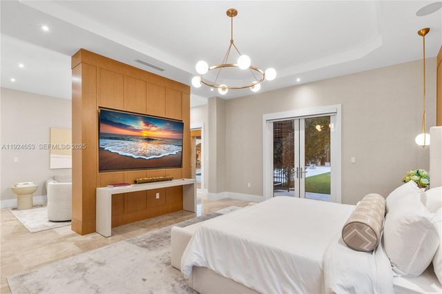 6080 SW 104th St, Pinecrest, FL 33156