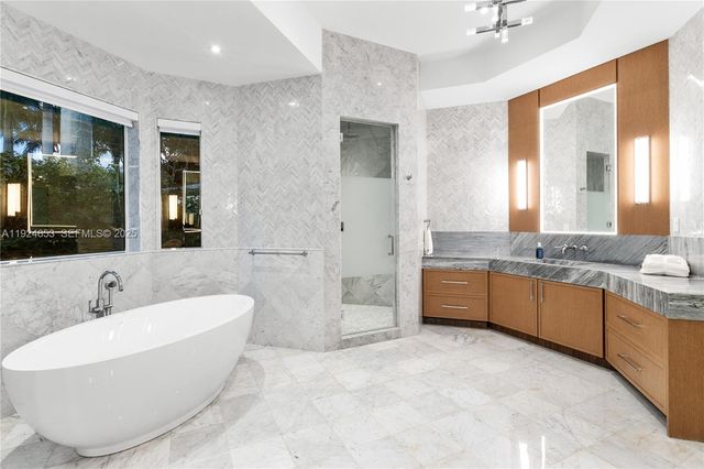 6080 SW 104th St, Pinecrest, FL 33156