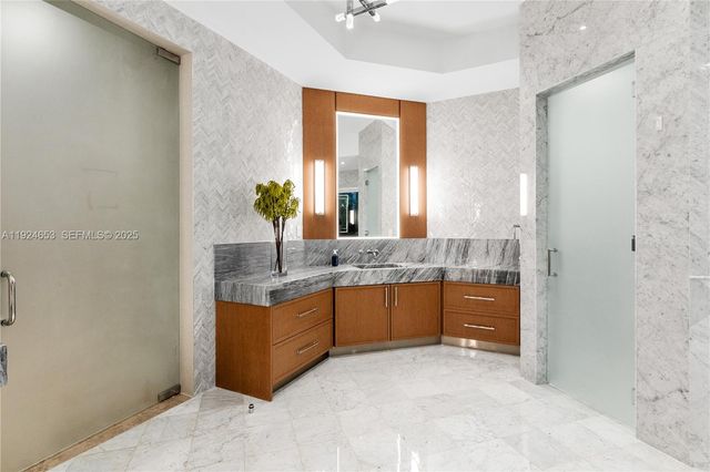 6080 SW 104th St, Pinecrest, FL 33156