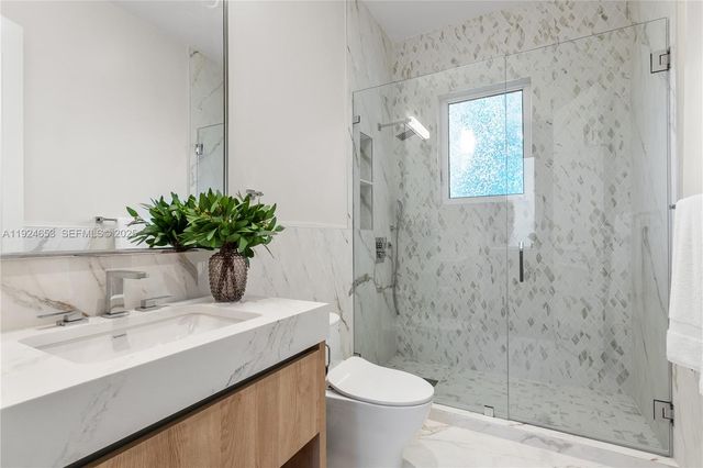 6080 SW 104th St, Pinecrest, FL 33156