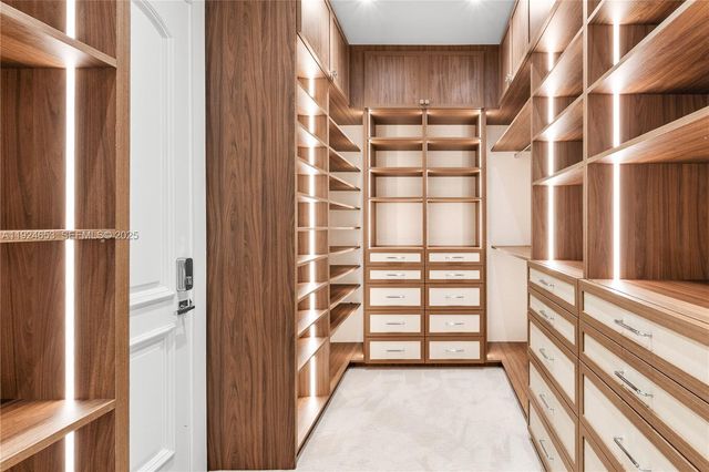 6080 SW 104th St, Pinecrest, FL 33156