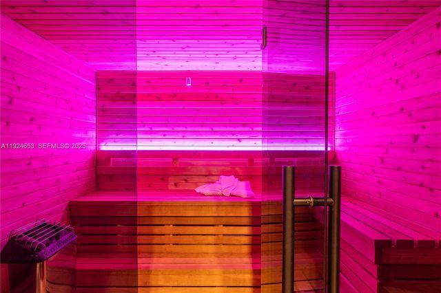 6080 SW 104th St, Pinecrest, FL 33156