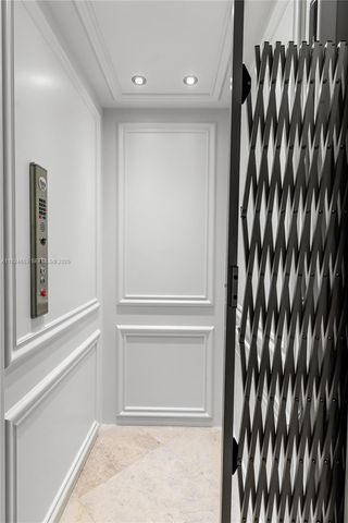 6080 SW 104th St, Pinecrest, FL 33156