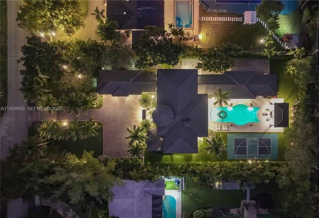 6080 SW 104th St, Pinecrest, FL 33156