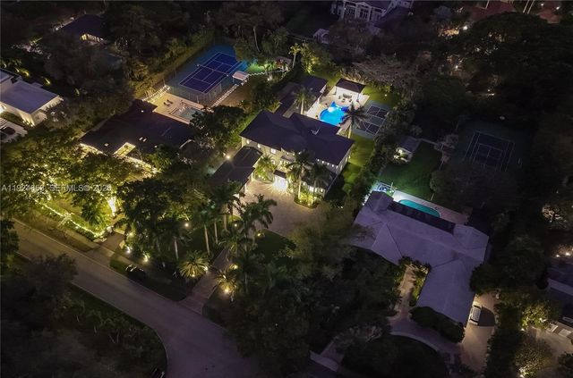 6080 SW 104th St, Pinecrest, FL 33156