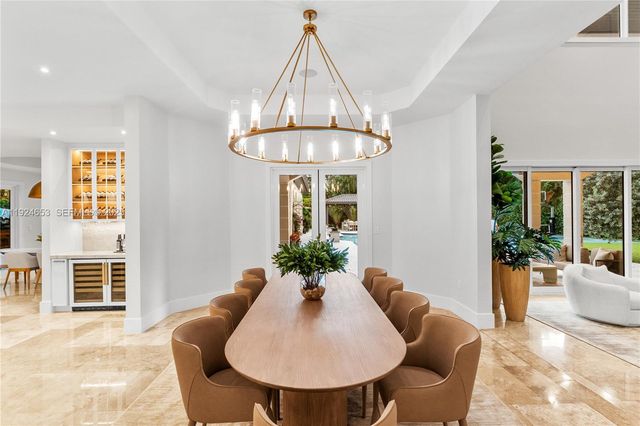 6080 SW 104th St, Pinecrest, FL 33156