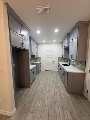 2951 Rio Red Circle Road, Edinburg, TX 78541