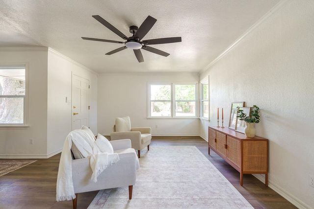 2604 Kings Way, The Village, OK 73120