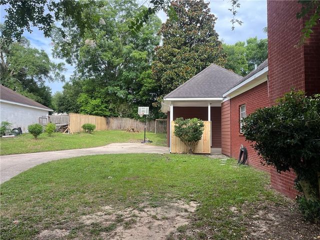 3677 Laurel Cherry Court, Mobile, AL 36618