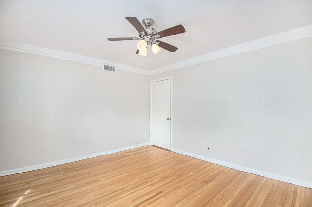 4909 Overton Avenue, Fort Worth, TX 76133