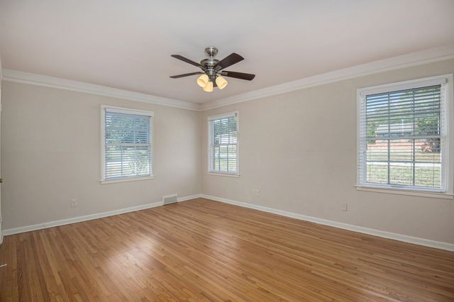 4909 Overton Avenue, Fort Worth, TX 76133