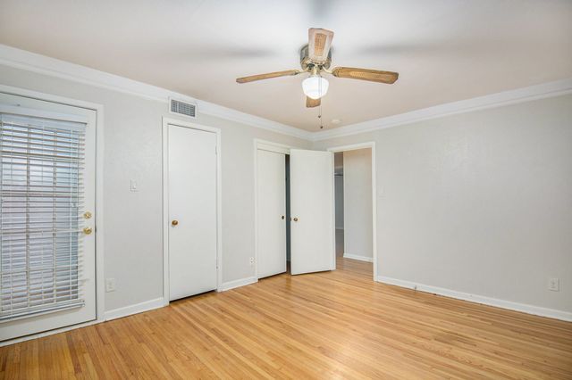 4909 Overton Avenue, Fort Worth, TX 76133