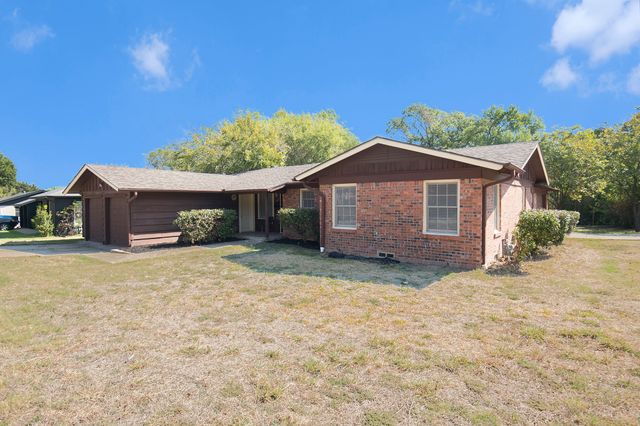 4909 Overton Avenue, Fort Worth, TX 76133