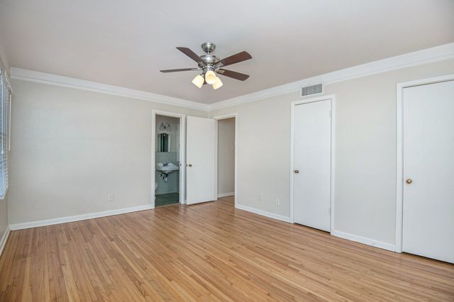 4909 Overton Avenue, Fort Worth, TX 76133