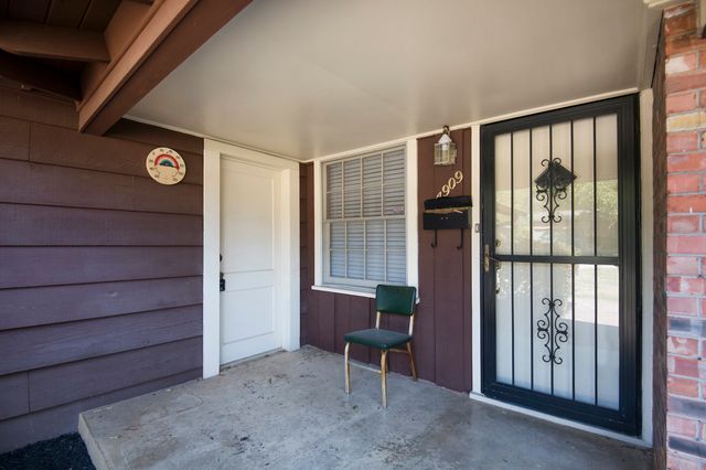 4909 Overton Avenue, Fort Worth, TX 76133