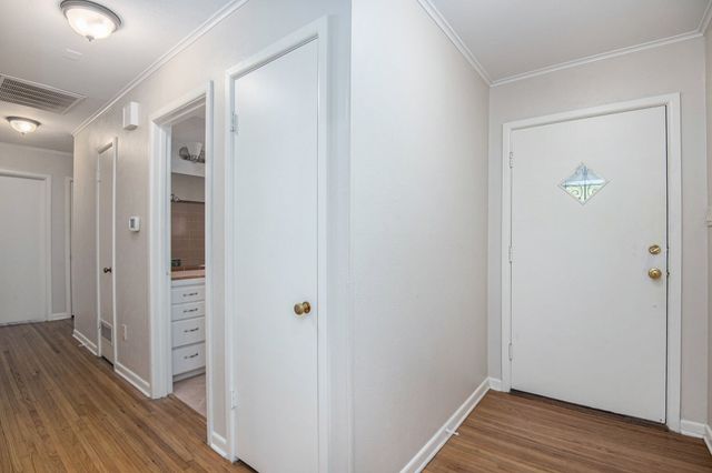 4909 Overton Avenue, Fort Worth, TX 76133