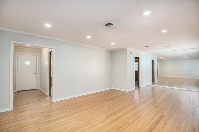 4909 Overton Avenue, Fort Worth, TX 76133