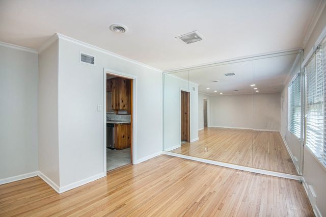 4909 Overton Avenue, Fort Worth, TX 76133