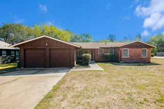 4909 Overton Avenue, Fort Worth, TX 76133