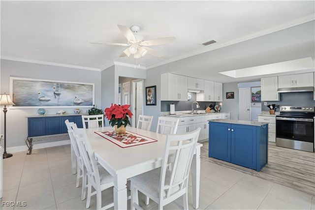 2607 Bayshore DR, Matlacha, FL 33993