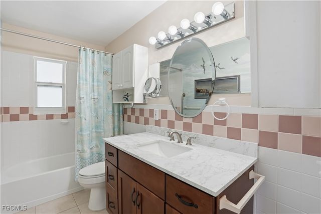 2607 Bayshore DR, Matlacha, FL 33993