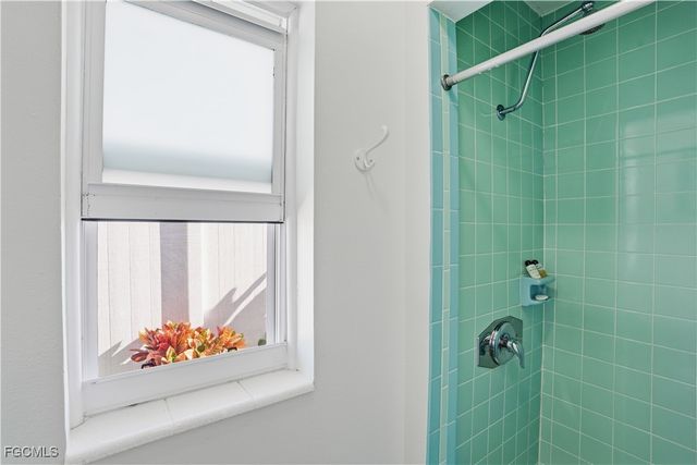 2607 Bayshore DR, Matlacha, FL 33993