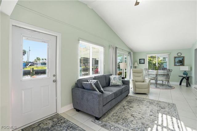 2607 Bayshore DR, Matlacha, FL 33993