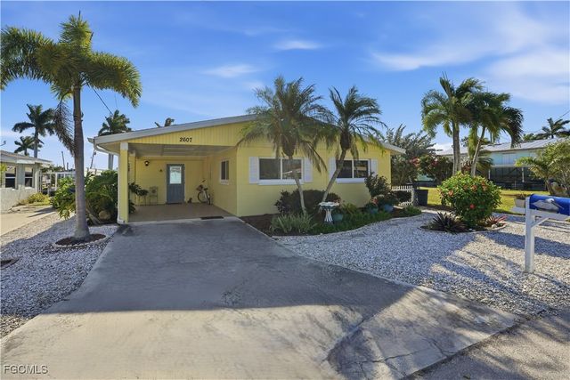 2607 Bayshore DR, Matlacha, FL 33993