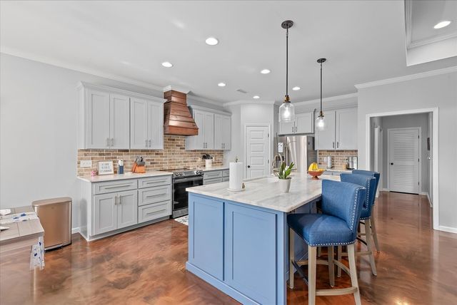 2957 Iris, Dothan, AL 36301