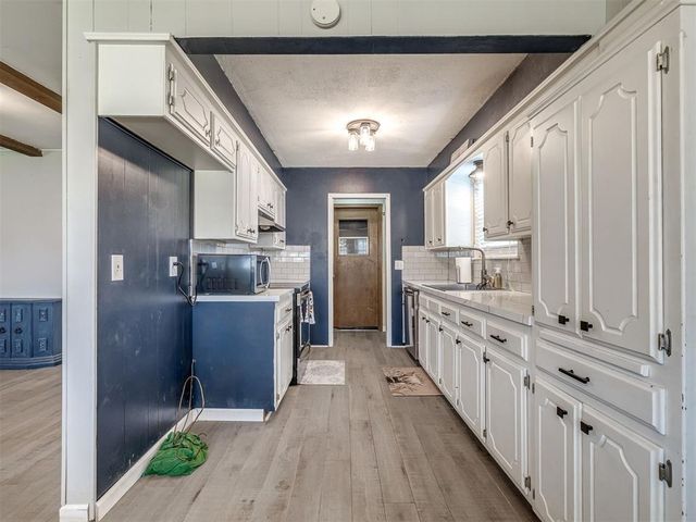 1001 Cambridge Drive, Yukon, OK 73099