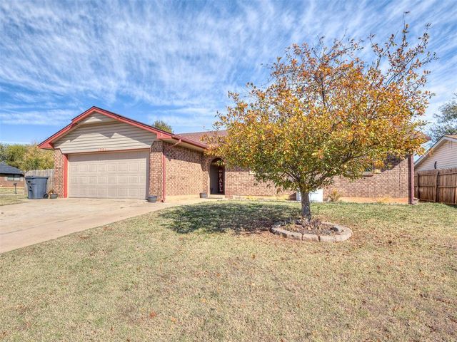 1001 Cambridge Drive, Yukon, OK 73099