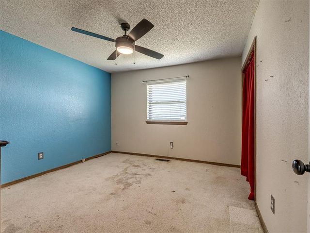 1001 Cambridge Drive, Yukon, OK 73099