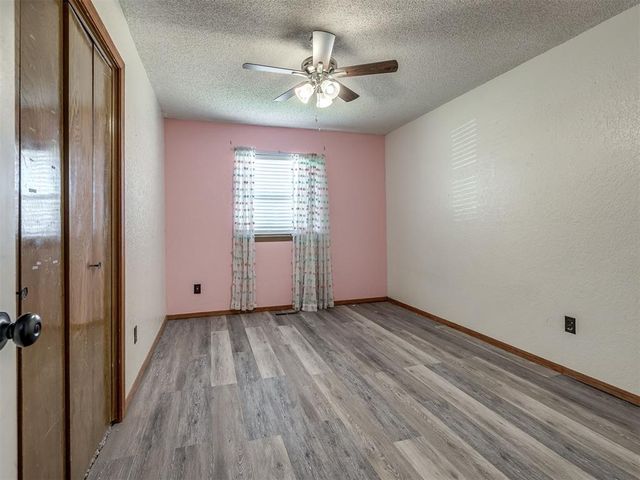 1001 Cambridge Drive, Yukon, OK 73099