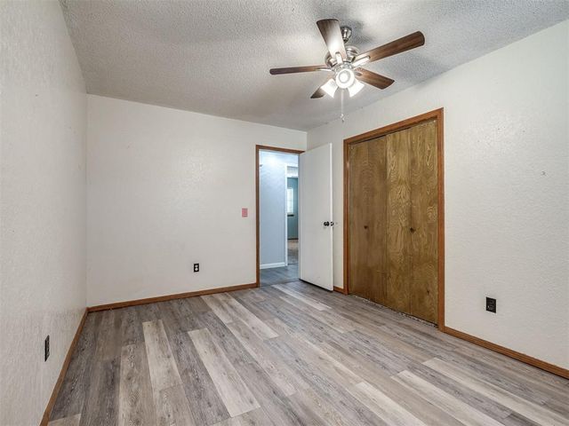 1001 Cambridge Drive, Yukon, OK 73099