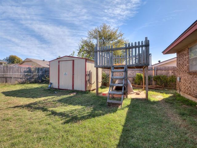 1001 Cambridge Drive, Yukon, OK 73099