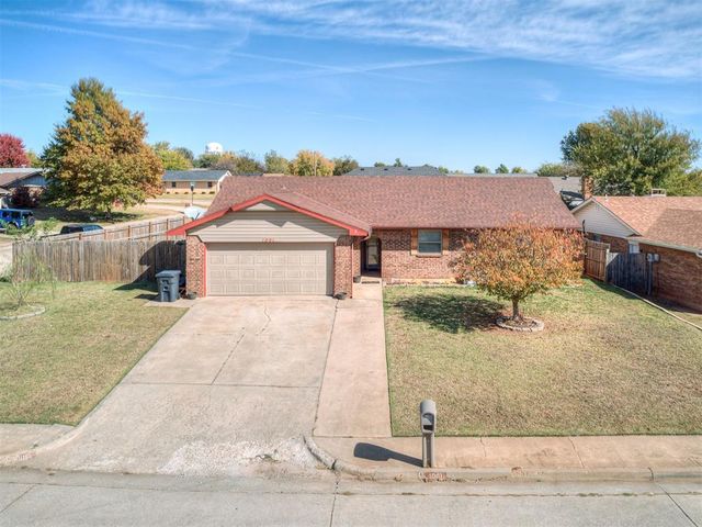 1001 Cambridge Drive, Yukon, OK 73099