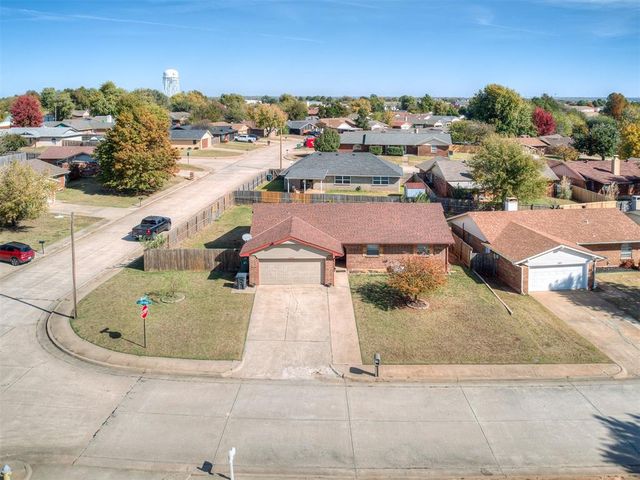1001 Cambridge Drive, Yukon, OK 73099