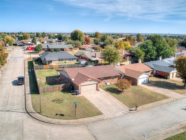 1001 Cambridge Drive, Yukon, OK 73099