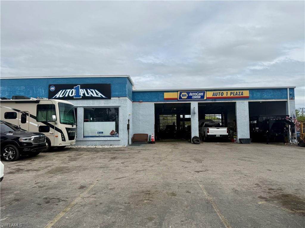 3045 Fowler ST, FORT MYERS, FL 33901 — exterior