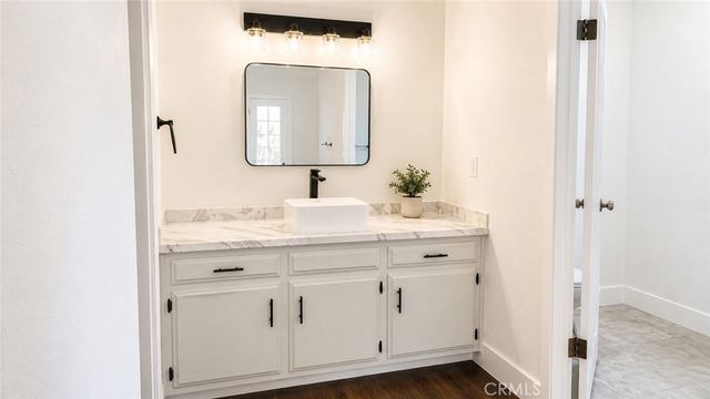 4913 Scorpio Court, Bakersfield, CA 93309