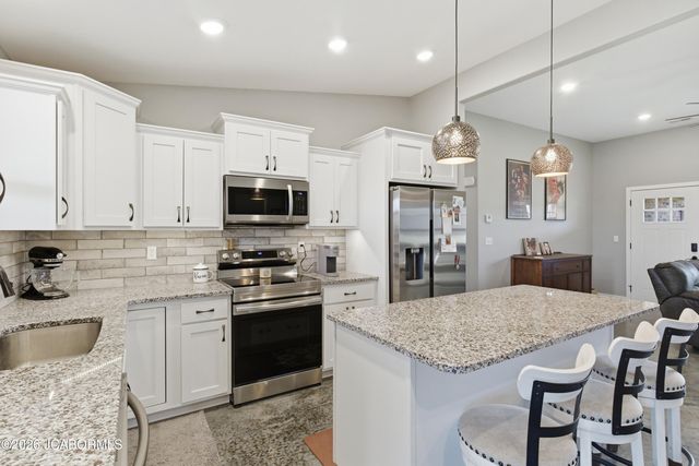 7902 BLAND, New Bloomfield, MO 65063