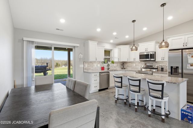 7902 BLAND, New Bloomfield, MO 65063