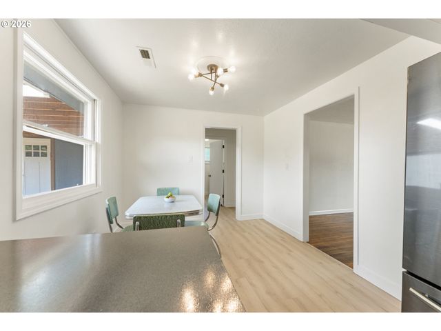 8336 Se LINDY St, Happy Valley, OR 97086
