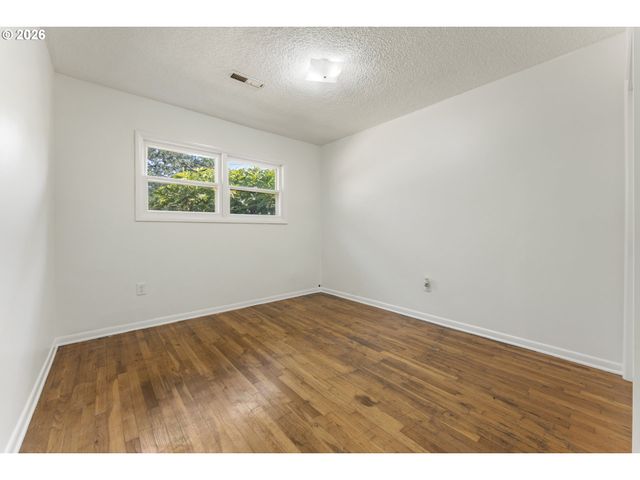 8336 Se LINDY St, Happy Valley, OR 97086