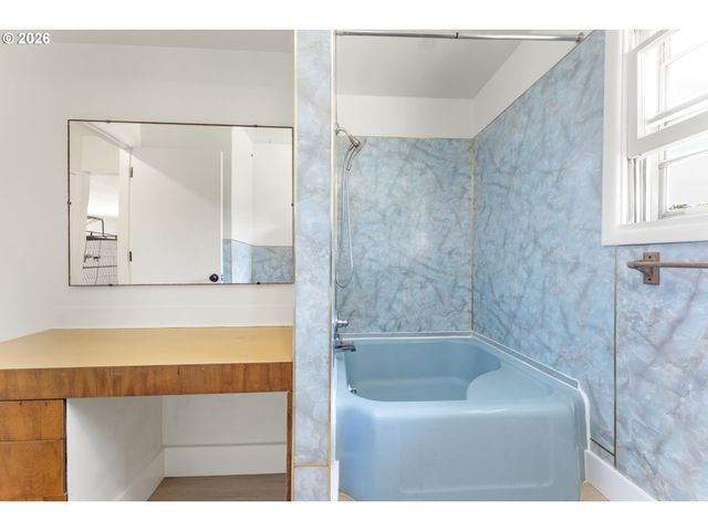 8336 Se LINDY St, Happy Valley, OR 97086