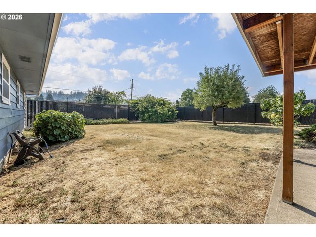 8336 Se LINDY St, Happy Valley, OR 97086
