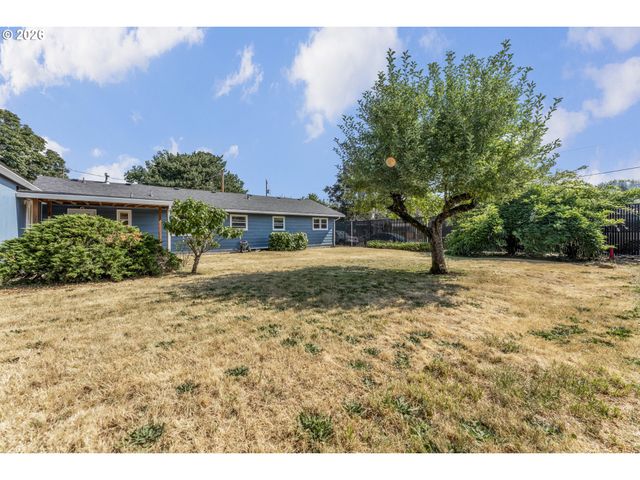 8336 Se LINDY St, Happy Valley, OR 97086