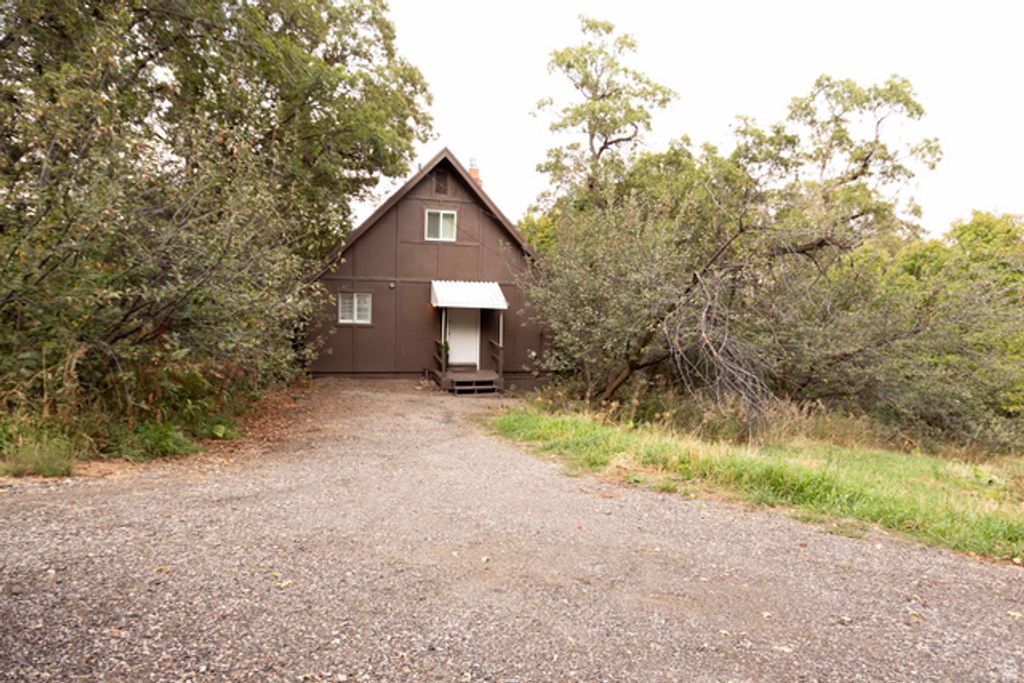 2562 N VIKING DR, Eden, UT 84310