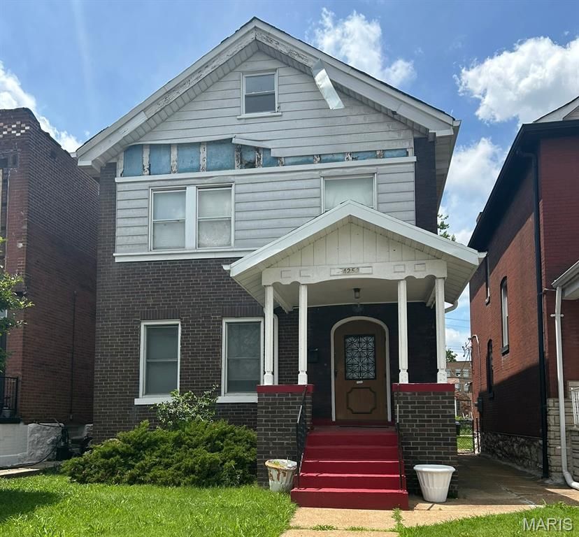 4253 Holly Avenue, St Louis, MO 63115