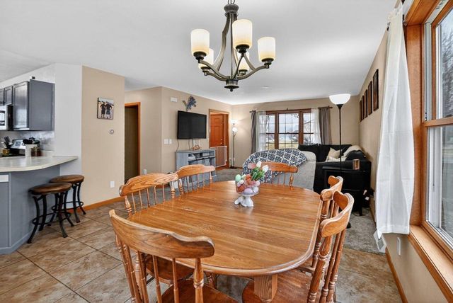 1211 Gas Light Drive, Sun Prairie, WI 53590